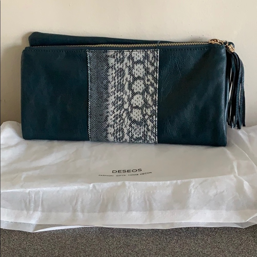 Autumn Clutch by Deseos in “Azul”